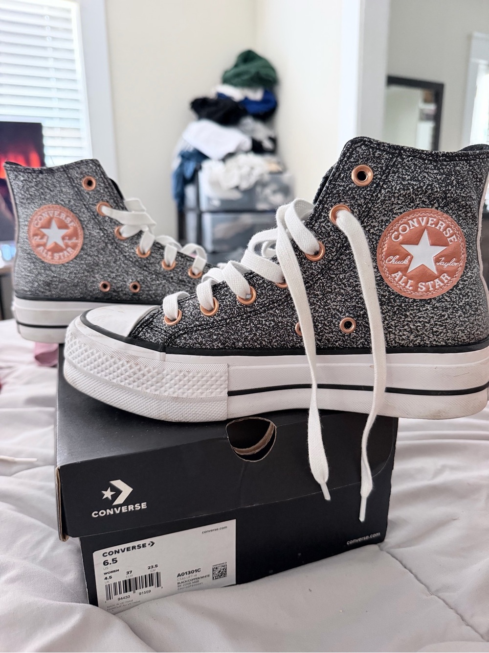 Converse Women Chuck Taylor All Star Lift Platform Metallic Glitter
